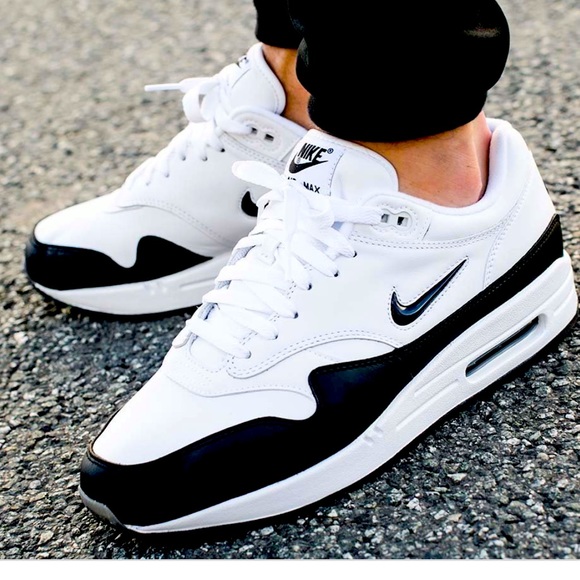 NIKE AIR MAX 1 JEWEL PREMIUM - Picture 4 of 8